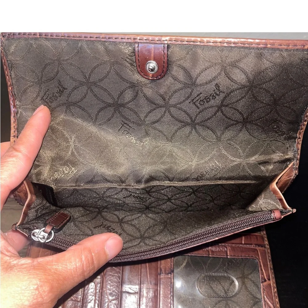 Fossil Vintage Brown Crocodile Embossed Wallet - Picture 11 of 12
